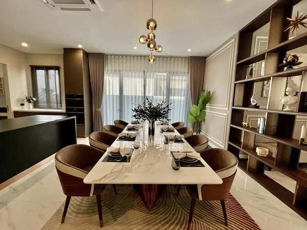 room interior of Cinq Royal Krungthep Kreetha