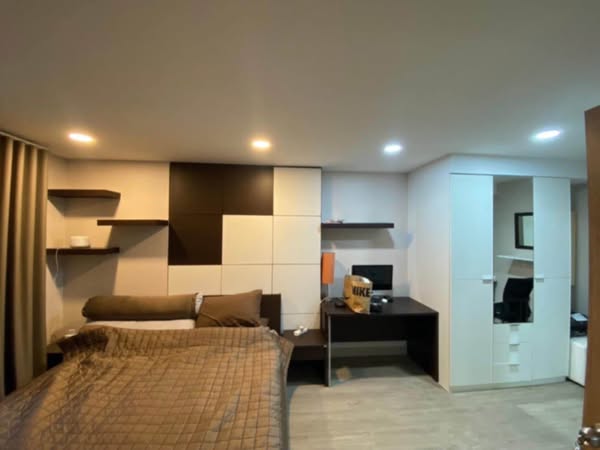 bedroom and room interior of Condo One Thong Lo