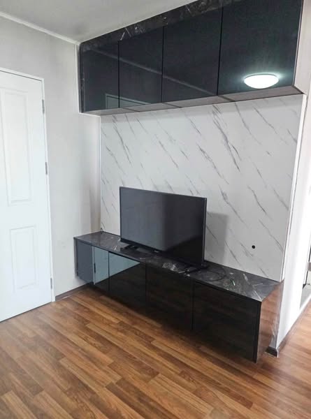 room interior and kitchen of Condo U @ Huamak Station, building A