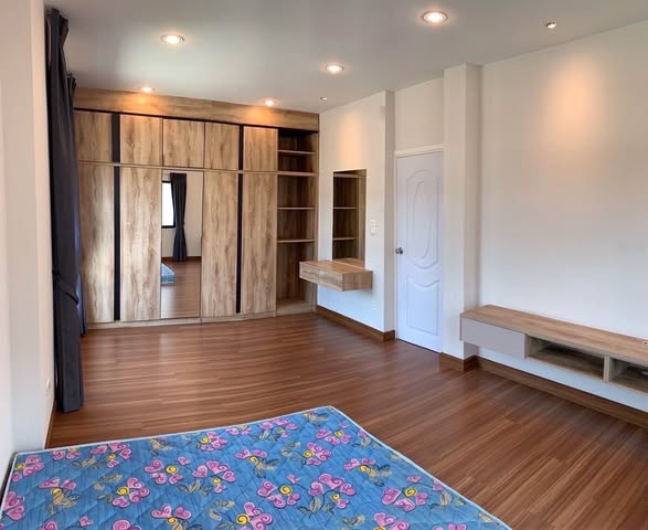 bedroom and room interior of CPN Ville 2