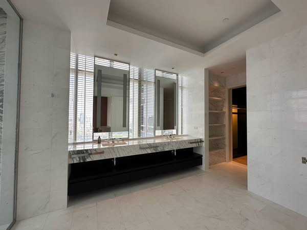 bathroom of Four Seasons Private Residences