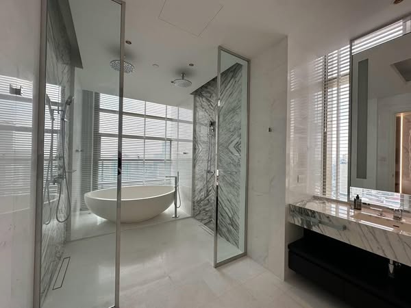 bathroom of Four Seasons Private Residences
