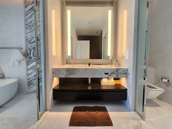 bathroom of Four Seasons Private Residences
