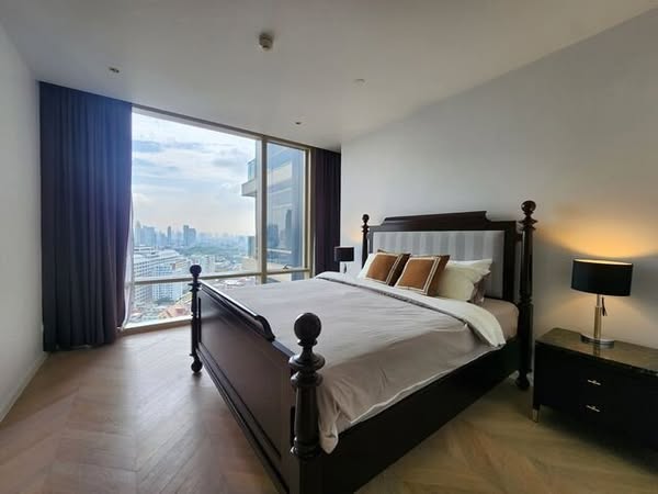 bedroom of Four Seasons Private Residences