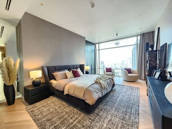 bedroom and living room of Four Seasons Private Residences