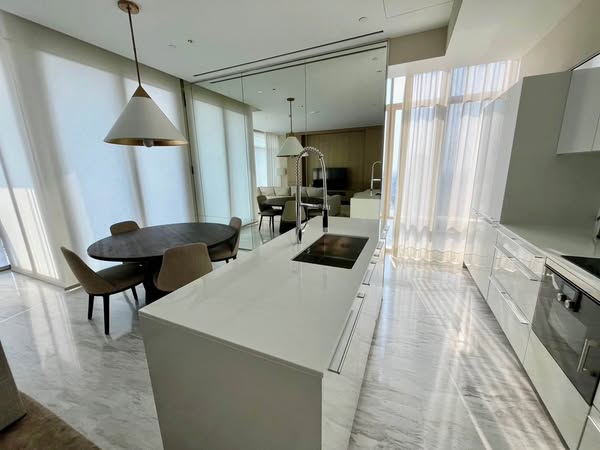 kitchen of Four Seasons Private Residences