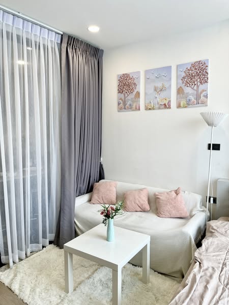 living room and bedroom of Groove Scape Ladprao-Sutthisan (กรูฟ สเคป ลาดพร้าว - สุทธิสาร)