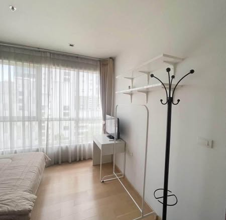 bedroom and bathroom of HQ by Sansiri