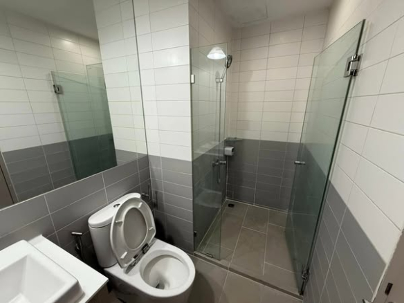 bathroom of Ideo Mobi Phaya Thai