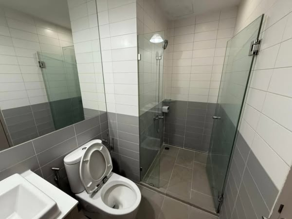 bathroom of Ideo Mobi Phaya Thai
