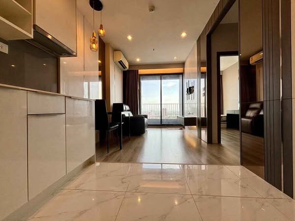 room interior of Ideo Mobi Sukhumvit 66