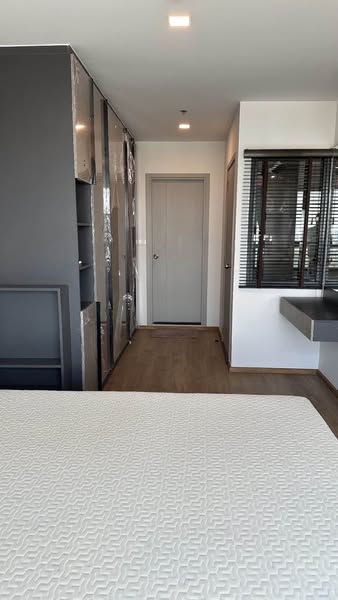 bedroom and room interior of Ideo Phaholyothin Chatuchak