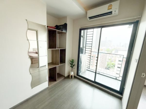 bedroom and room interior of Ideo Sukhumvit 93