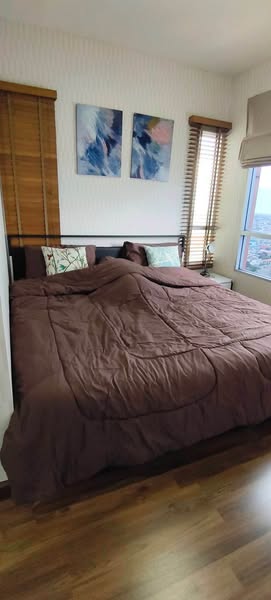 bedroom of IVY River Condo