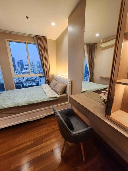 bedroom of Ivy Sathon 10