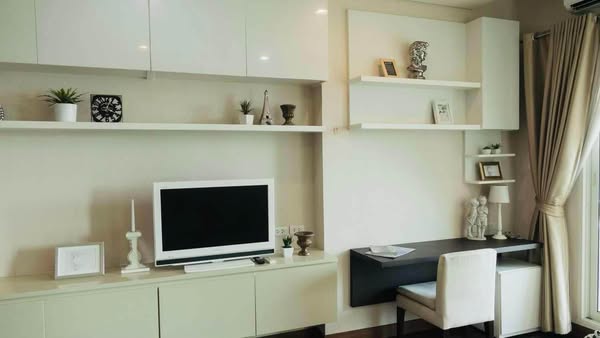 living room and bedroom of IVY THONGLOR