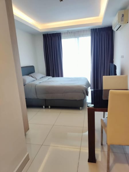 bedroom of Laguna Beach Resort 2