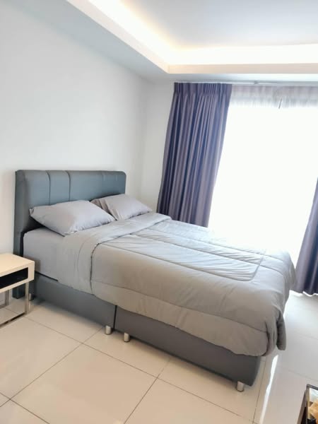 bedroom of Laguna Beach Resort 2