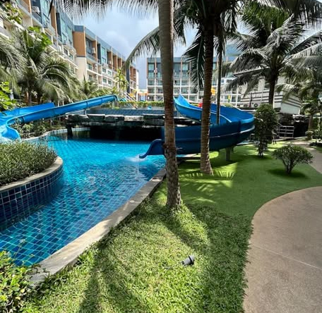 pool of Laguna Beach Resort 2