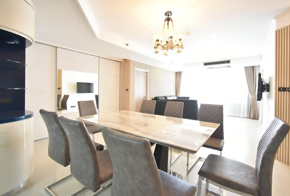 room interior of Las Colinas