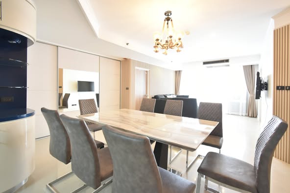 room interior of Las Colinas