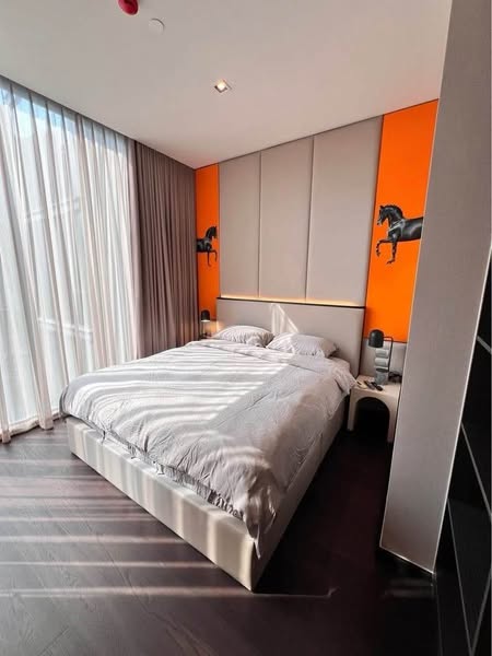 bedroom and room interior of LAVIQ Sukhumvit 57