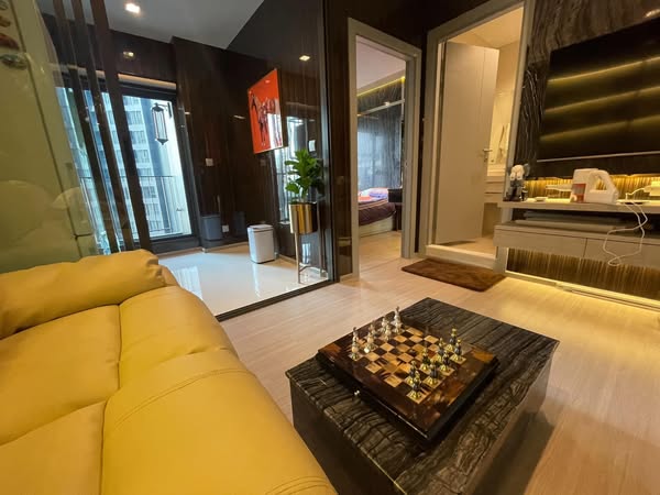 living room and bedroom of Life Asoke – Rama 9