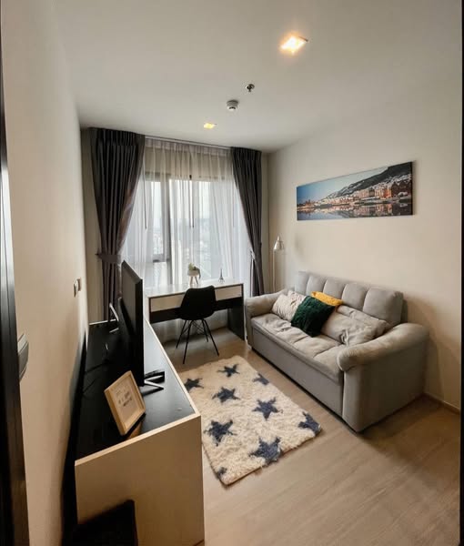living room and bedroom of Life Asoke – Rama 9