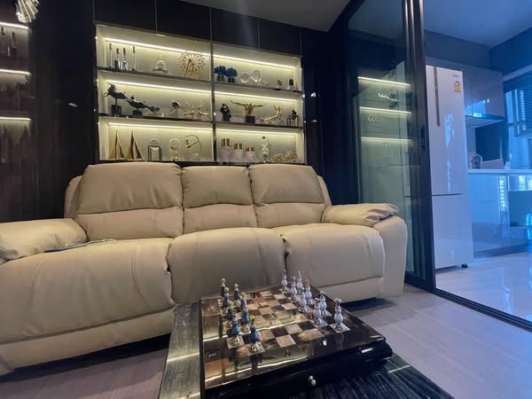 living room and bedroom of Life Asoke – Rama 9