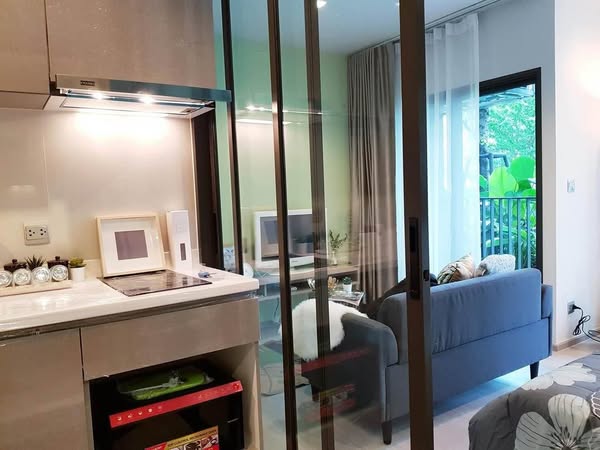 living room and room interior of Life Asoke – Rama 9