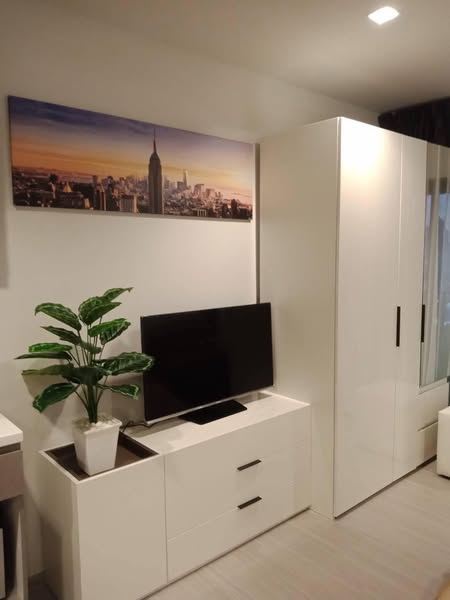 living room and room interior of Life Asoke – Rama 9