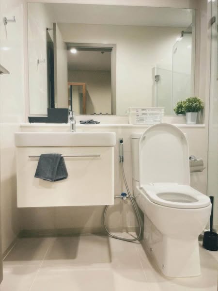 bathroom of Life Asoke Hype