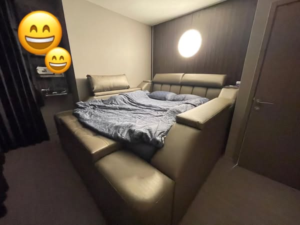 bedroom of Life Asoke Hype