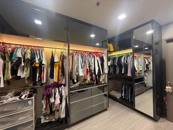 room interior of Life Asoke Hype