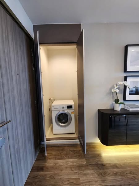 room interior of Life Ladprao Valley