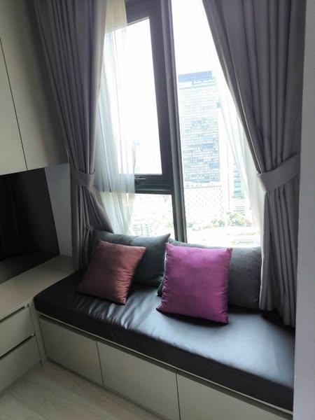 bedroom of Life One Wireless
