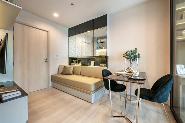 bedroom of Life One Wireless