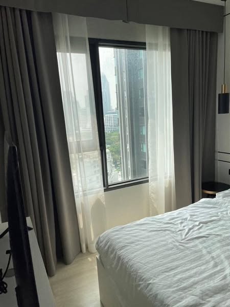 bedroom of Life One Wireless