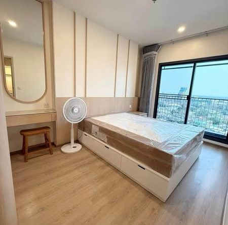 bedroom of Life Rama 4 - Asoke