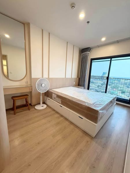 bedroom of Life Rama 4 - Asoke