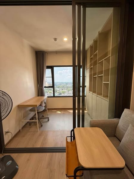 bedroom and room interior of Life Rama 4 - Asoke