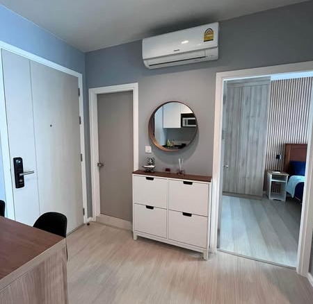 bedroom and room interior of Life Sukhumvit 48