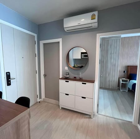bedroom and room interior of Life Sukhumvit 48