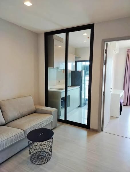 room interior of Life Sukhumvit 48