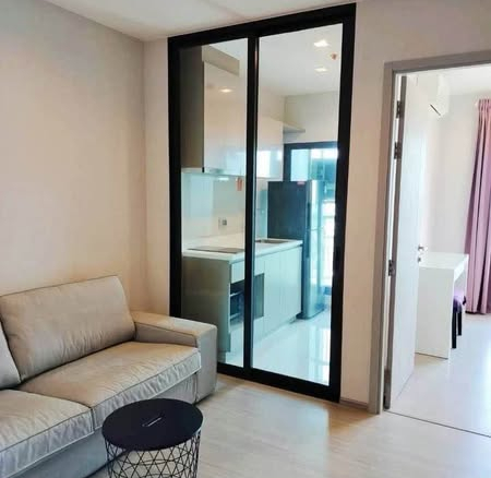 room interior of Life Sukhumvit 62