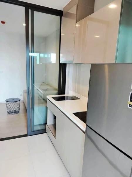 room interior of Life Sukhumvit 62