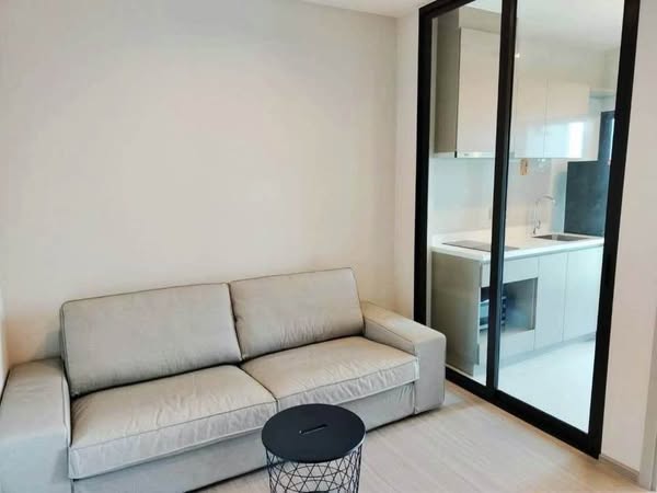 room interior of Life Sukhumvit 62