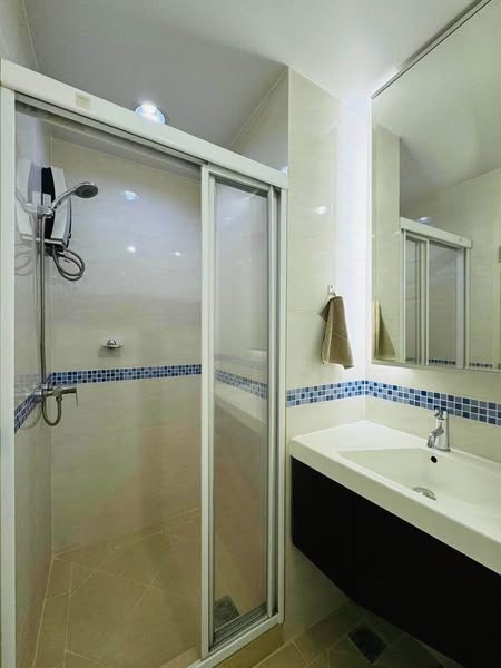 room interior and bathroom of Life @ Sukhumvit 65