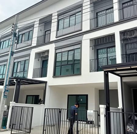 บ้านลุมพินี ทาวน์เพลส สุขุมวิท - ศรีนครินทร์ Lumpini Townplace Sukhumvit - Srinakarin