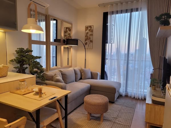 living room of MARU Ekkamai 2